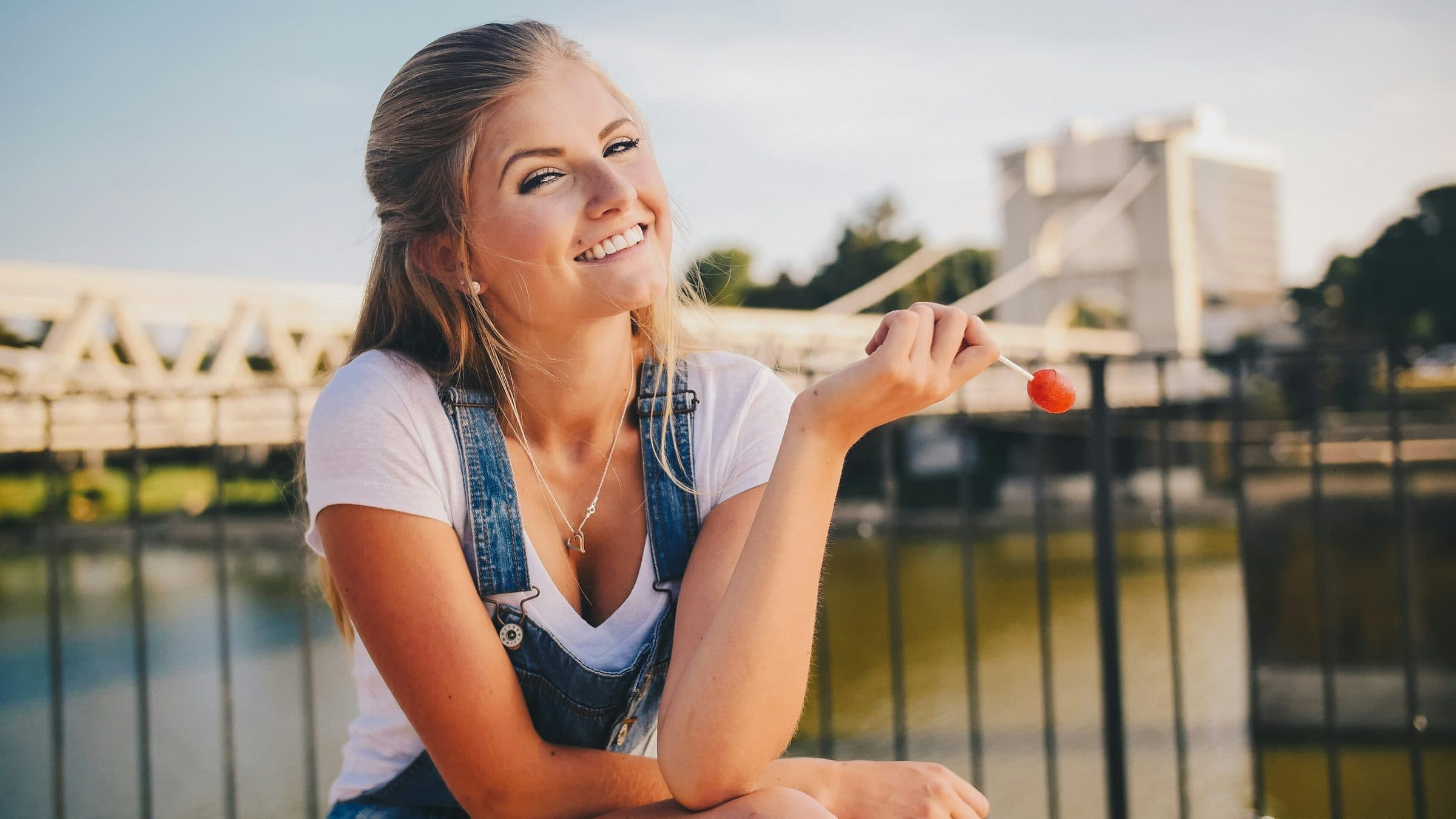 Transform Your Smile: The Ultimate Guide to Teeth Whitening for Lasting Results